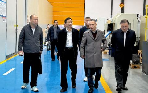 市人大常委会副主任金时刚走访710公海开展助企调研